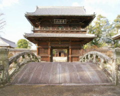 高傳寺山門